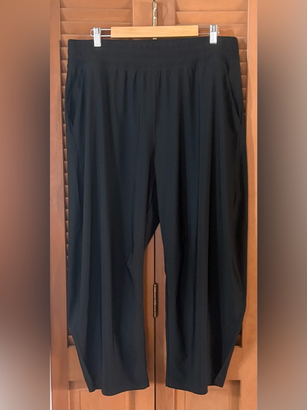 Old Navy Black Sleektech Go-Dry Baggy Pants
